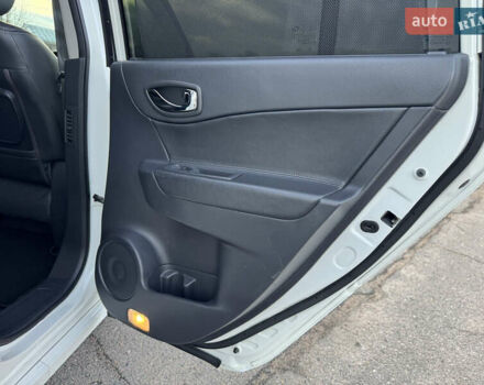 Белый Рено Колеос, объемом двигателя 2 л и пробегом 226 тыс. км за 12500 $, фото 59 на Automoto.ua