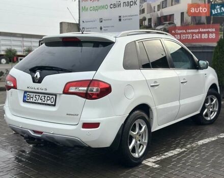Білий Рено Колеос, об'ємом двигуна 2 л та пробігом 250 тис. км за 9800 $, фото 6 на Automoto.ua