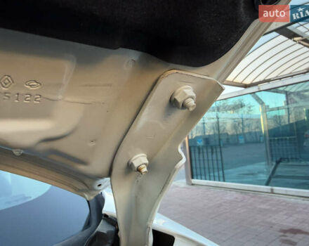 Білий Рено Колеос, об'ємом двигуна 2 л та пробігом 180 тис. км за 12300 $, фото 44 на Automoto.ua