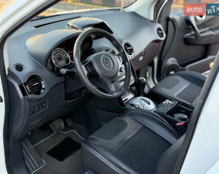 Білий Рено Колеос, об'ємом двигуна 2 л та пробігом 180 тис. км за 12300 $, фото 20 на Automoto.ua