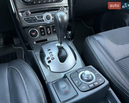 Білий Рено Колеос, об'ємом двигуна 2 л та пробігом 180 тис. км за 12300 $, фото 67 на Automoto.ua