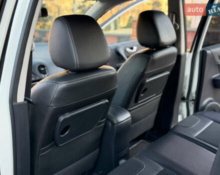 Білий Рено Колеос, об'ємом двигуна 2 л та пробігом 180 тис. км за 12300 $, фото 35 на Automoto.ua