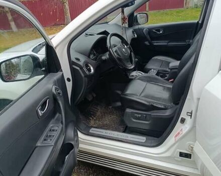 Белый Рено Колеос, объемом двигателя 2 л и пробегом 250 тыс. км за 10200 $, фото 8 на Automoto.ua