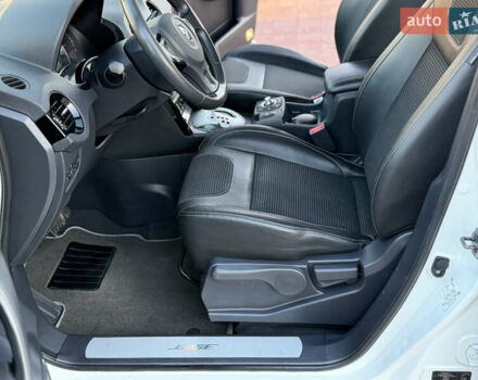 Білий Рено Колеос, об'ємом двигуна 2 л та пробігом 180 тис. км за 12300 $, фото 22 на Automoto.ua