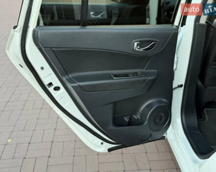 Білий Рено Колеос, об'ємом двигуна 2 л та пробігом 180 тис. км за 12300 $, фото 34 на Automoto.ua