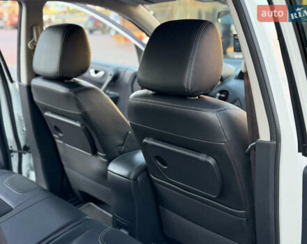 Білий Рено Колеос, об'ємом двигуна 2 л та пробігом 180 тис. км за 12300 $, фото 30 на Automoto.ua