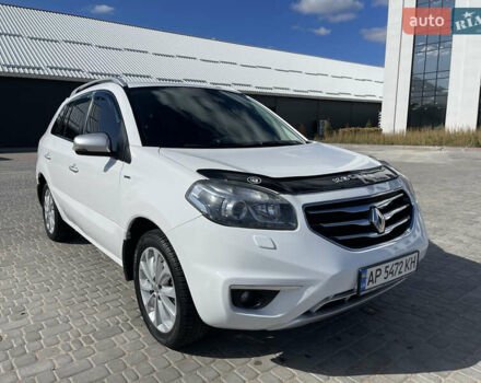 Белый Рено Колеос, объемом двигателя 2.5 л и пробегом 184 тыс. км за 10999 $, фото 4 на Automoto.ua