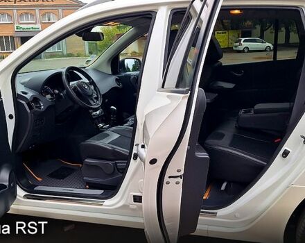 Белый Рено Колеос, объемом двигателя 2 л и пробегом 248 тыс. км за 12900 $, фото 4 на Automoto.ua