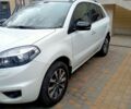Белый Рено Колеос, объемом двигателя 2.5 л и пробегом 255 тыс. км за 10000 $, фото 1 на Automoto.ua