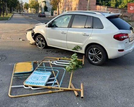 Белый Рено Колеос, объемом двигателя 2 л и пробегом 190 тыс. км за 5700 $, фото 5 на Automoto.ua