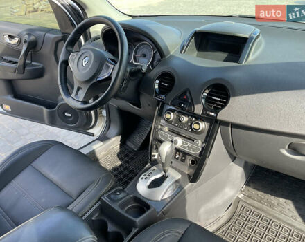 Белый Рено Колеос, объемом двигателя 2.5 л и пробегом 184 тыс. км за 10999 $, фото 26 на Automoto.ua