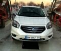 Белый Рено Колеос, объемом двигателя 2 л и пробегом 260 тыс. км за 11000 $, фото 2 на Automoto.ua