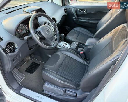 Білий Рено Колеос, об'ємом двигуна 2 л та пробігом 180 тис. км за 12300 $, фото 60 на Automoto.ua