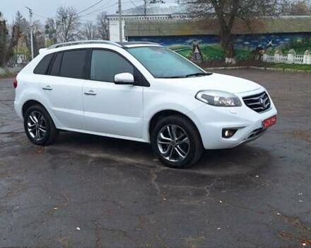 Белый Рено Колеос, объемом двигателя 2 л и пробегом 182 тыс. км за 13300 $, фото 106 на Automoto.ua