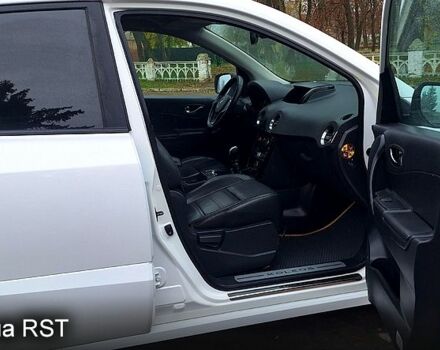 Белый Рено Колеос, объемом двигателя 2 л и пробегом 182 тыс. км за 13300 $, фото 9 на Automoto.ua