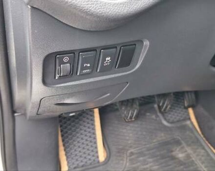 Белый Рено Колеос, объемом двигателя 2 л и пробегом 182 тыс. км за 13300 $, фото 112 на Automoto.ua