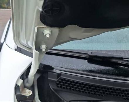 Белый Рено Колеос, объемом двигателя 2 л и пробегом 182 тыс. км за 13300 $, фото 31 на Automoto.ua