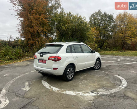 Рено Колеос 2013 в Конотопе на Automoto.ua Белый Рено Колеос, объемом двигателя 2 л и пробегом 254 тыс. км за 11700 $, фото 3 на Automoto.ua