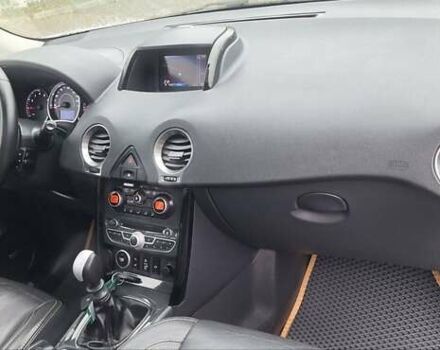 Белый Рено Колеос, объемом двигателя 2 л и пробегом 182 тыс. км за 13300 $, фото 67 на Automoto.ua