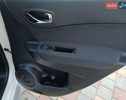 Білий Рено Колеос, об'ємом двигуна 2 л та пробігом 187 тис. км за 11899 $, фото 25 на Automoto.ua