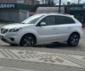 Белый Рено Колеос, объемом двигателя 2 л и пробегом 260 тыс. км за 11000 $, фото 1 на Automoto.ua