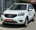 Белый Рено Колеос, объемом двигателя 2.49 л и пробегом 143 тыс. км за 11500 $, фото 1 на Automoto.ua
