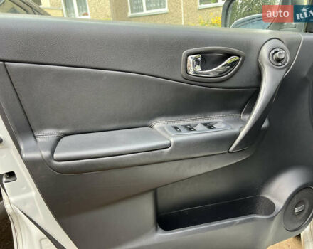 Белый Рено Колеос, объемом двигателя 2 л и пробегом 268 тыс. км за 6606 $, фото 12 на Automoto.ua