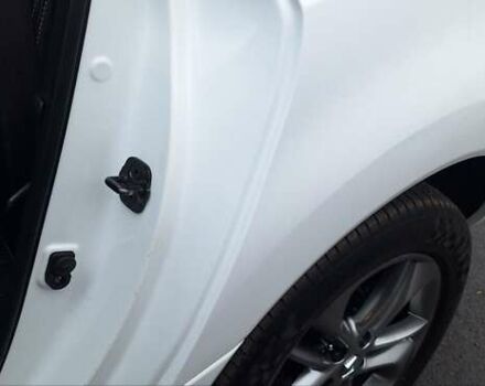 Белый Рено Колеос, объемом двигателя 2 л и пробегом 182 тыс. км за 13300 $, фото 57 на Automoto.ua