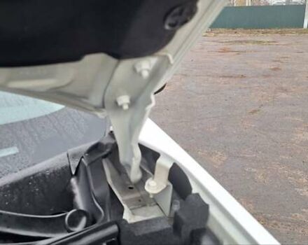 Белый Рено Колеос, объемом двигателя 2 л и пробегом 182 тыс. км за 13300 $, фото 32 на Automoto.ua