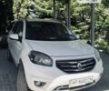 Белый Рено Колеос, объемом двигателя 2.49 л и пробегом 198 тыс. км за 9900 $, фото 1 на Automoto.ua
