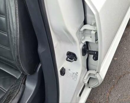 Белый Рено Колеос, объемом двигателя 2 л и пробегом 182 тыс. км за 13300 $, фото 61 на Automoto.ua