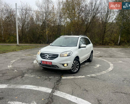 Рено Колеос 2013 в Конотопе на Automoto.ua Белый Рено Колеос, объемом двигателя 2 л и пробегом 254 тыс. км за 11700 $, фото 2 на Automoto.ua