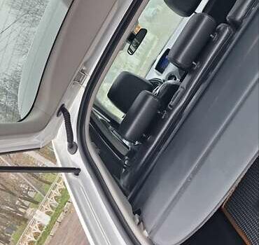 Белый Рено Колеос, объемом двигателя 2 л и пробегом 182 тыс. км за 13300 $, фото 16 на Automoto.ua