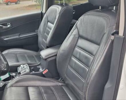 Белый Рено Колеос, объемом двигателя 2 л и пробегом 182 тыс. км за 13300 $, фото 59 на Automoto.ua