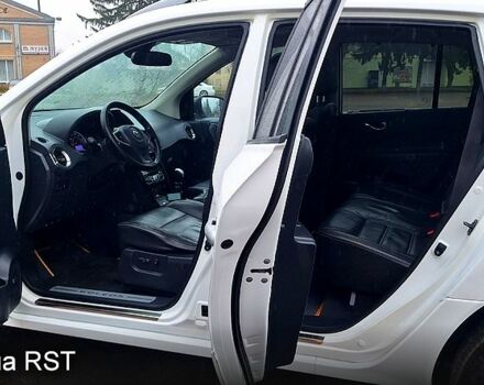 Белый Рено Колеос, объемом двигателя 2 л и пробегом 182 тыс. км за 13300 $, фото 8 на Automoto.ua