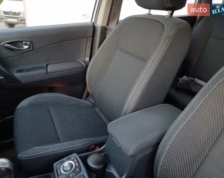 Білий Рено Колеос, об'ємом двигуна 2 л та пробігом 187 тис. км за 11899 $, фото 9 на Automoto.ua