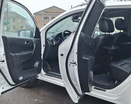 Белый Рено Колеос, объемом двигателя 2 л и пробегом 182 тыс. км за 13300 $, фото 53 на Automoto.ua