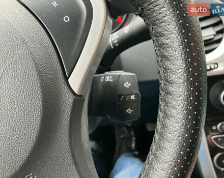 Білий Рено Колеос, об'ємом двигуна 2 л та пробігом 256 тис. км за 10900 $, фото 39 на Automoto.ua