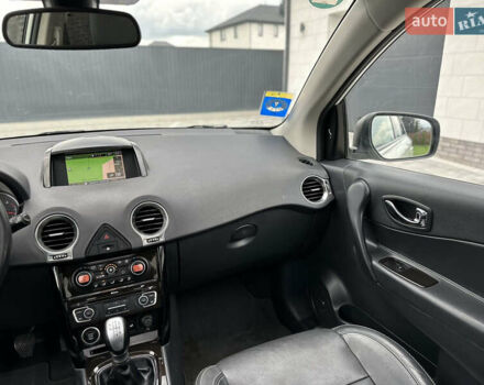 Білий Рено Колеос, об'ємом двигуна 2 л та пробігом 211 тис. км за 12850 $, фото 46 на Automoto.ua