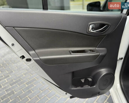 Белый Рено Колеос, объемом двигателя 2 л и пробегом 192 тыс. км за 15500 $, фото 32 на Automoto.ua