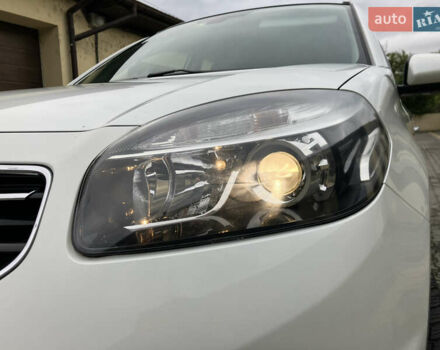 Білий Рено Колеос, об'ємом двигуна 2 л та пробігом 256 тис. км за 10900 $, фото 1 на Automoto.ua