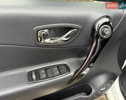 Белый Рено Колеос, объемом двигателя 2 л и пробегом 206 тыс. км за 15300 $, фото 9 на Automoto.ua