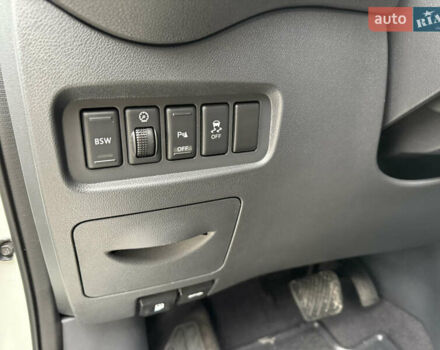 Белый Рено Колеос, объемом двигателя 2 л и пробегом 206 тыс. км за 15300 $, фото 11 на Automoto.ua