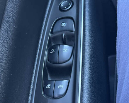 Белый Рено Колеос, объемом двигателя 2 л и пробегом 140 тыс. км за 16500 $, фото 19 на Automoto.ua