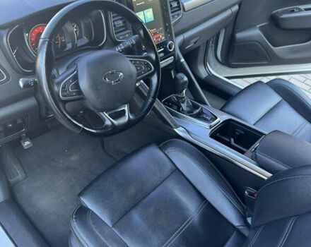 Белый Рено Колеос, объемом двигателя 2 л и пробегом 140 тыс. км за 16500 $, фото 12 на Automoto.ua