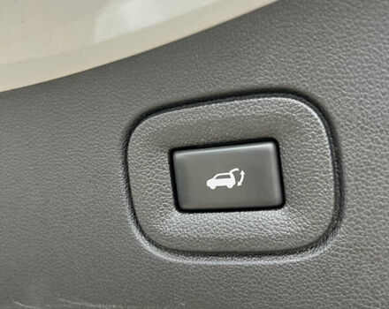 Белый Рено Колеос, объемом двигателя 2 л и пробегом 97 тыс. км за 19800 $, фото 12 на Automoto.ua