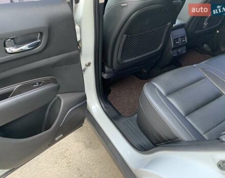 Белый Рено Колеос, объемом двигателя 2 л и пробегом 202 тыс. км за 17999 $, фото 10 на Automoto.ua