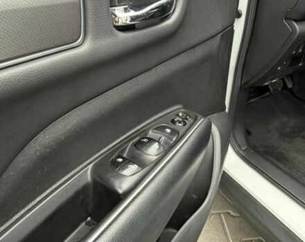 Білий Рено Колеос, об'ємом двигуна 2 л та пробігом 89 тис. км за 18700 $, фото 13 на Automoto.ua