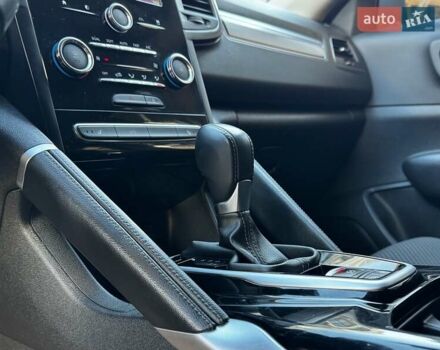 Белый Рено Колеос, объемом двигателя 2.49 л и пробегом 75 тыс. км за 21999 $, фото 65 на Automoto.ua