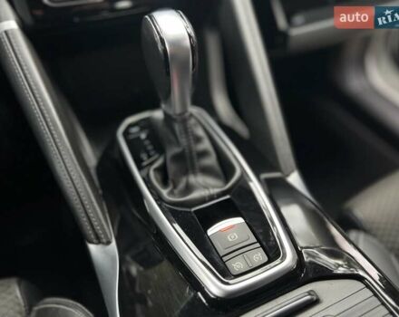 Білий Рено Колеос, об'ємом двигуна 2 л та пробігом 158 тис. км за 23650 $, фото 22 на Automoto.ua